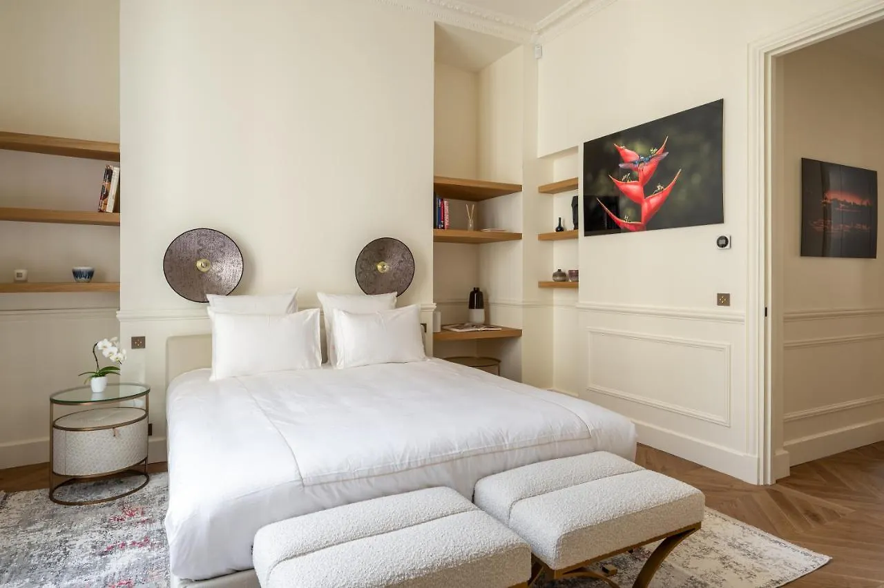 Avenue Montaigne - Champs Elysees Apartman *